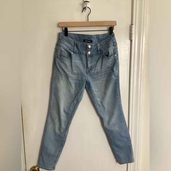 D.jeans with 3 buttons size 8 - Picture 1 of 6